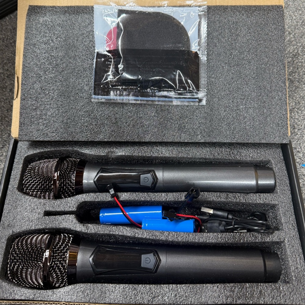 2 Piece Wireless Microphone Set - Black